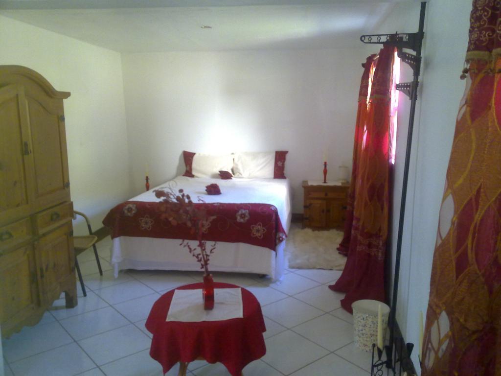 Fern Tree Bed And Breakfast Frigate Bay Esterno foto